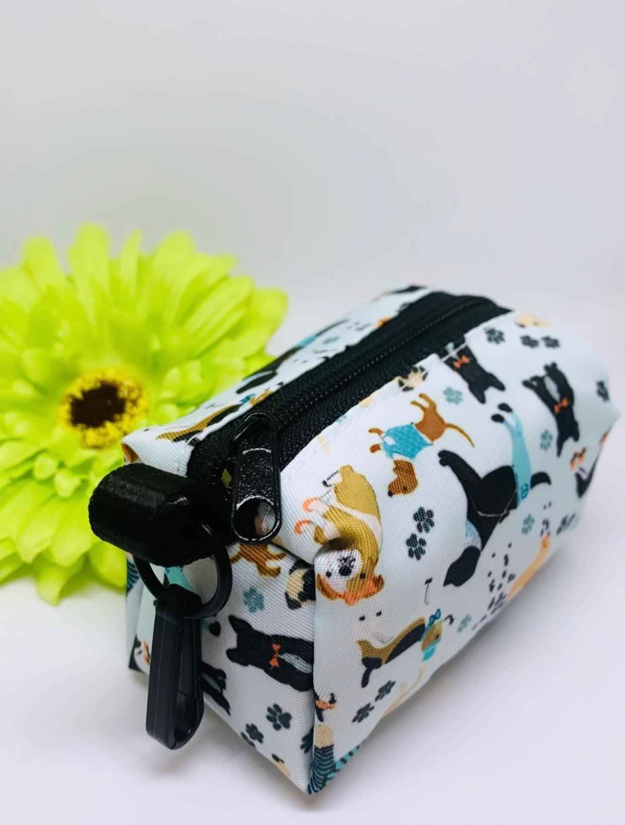 WASTE BAG HOLDER-DAPPER DOGGY