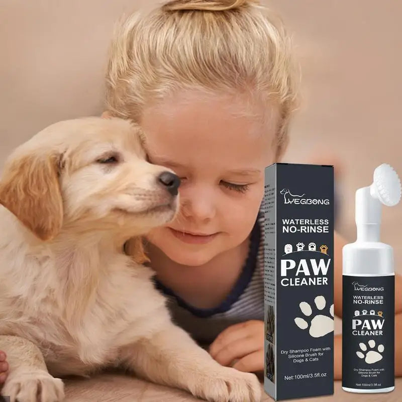"Zampine Pulite in un Soffio 🐾 – Schiuma Magica Senza Risciacquo con Spazzola in Silicone!"