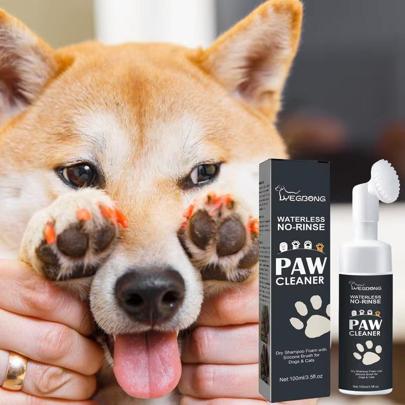 "Zampine Pulite in un Soffio 🐾 – Schiuma Magica Senza Risciacquo con Spazzola in Silicone!"